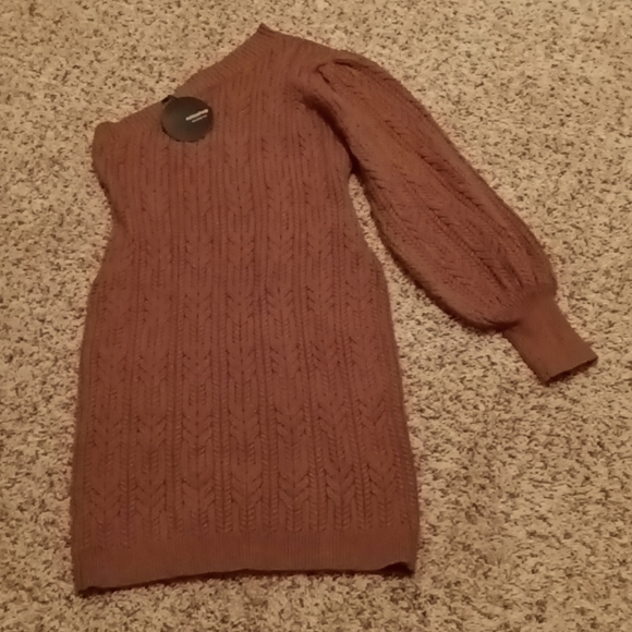 NWT Cold shoulder sweater dress - Picture 2 of 7